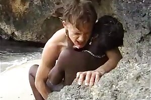 African nubile gets ass-fuck boned on the beach
