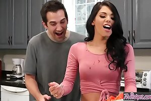 Twistys - Food Fight Pulverize - Gina Valentina,Donnie Rock