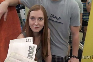 HUNT4K. Naive gym bunny has hook-up with rich masculine instead